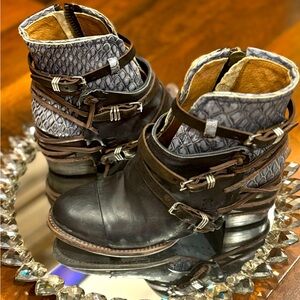 Freebies Crue Woman’s Bootie
